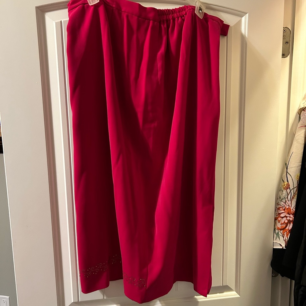 Elegant Suit - Picture 3 of 3